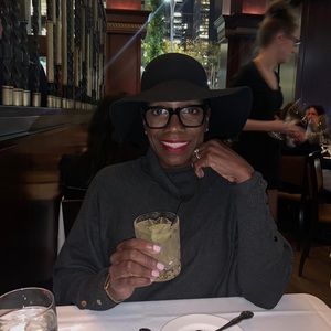 Meet your Posher, Annette
